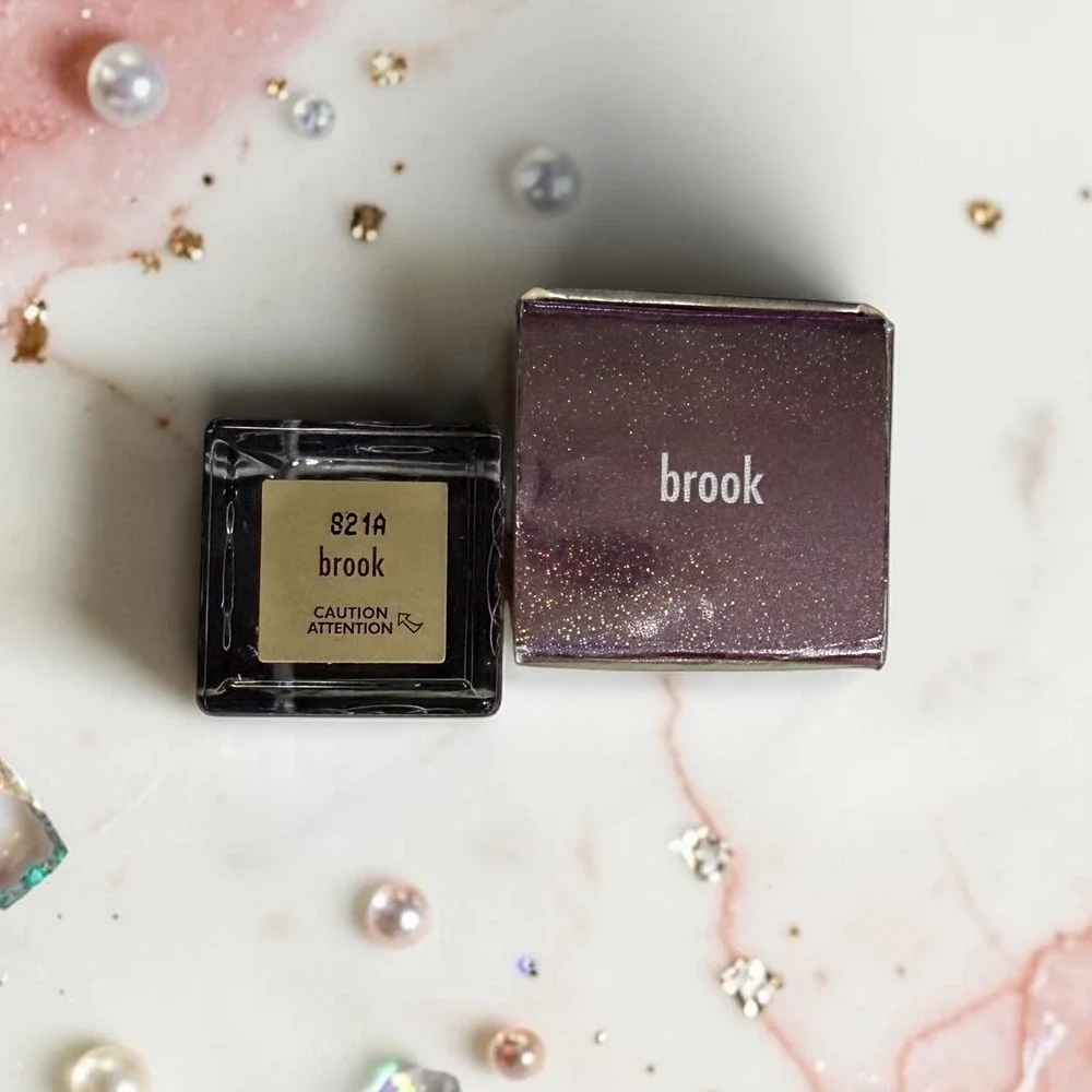 Stila - Glisten & Glow Liquid Eye Shadow - Shade: Brook - *NIB*